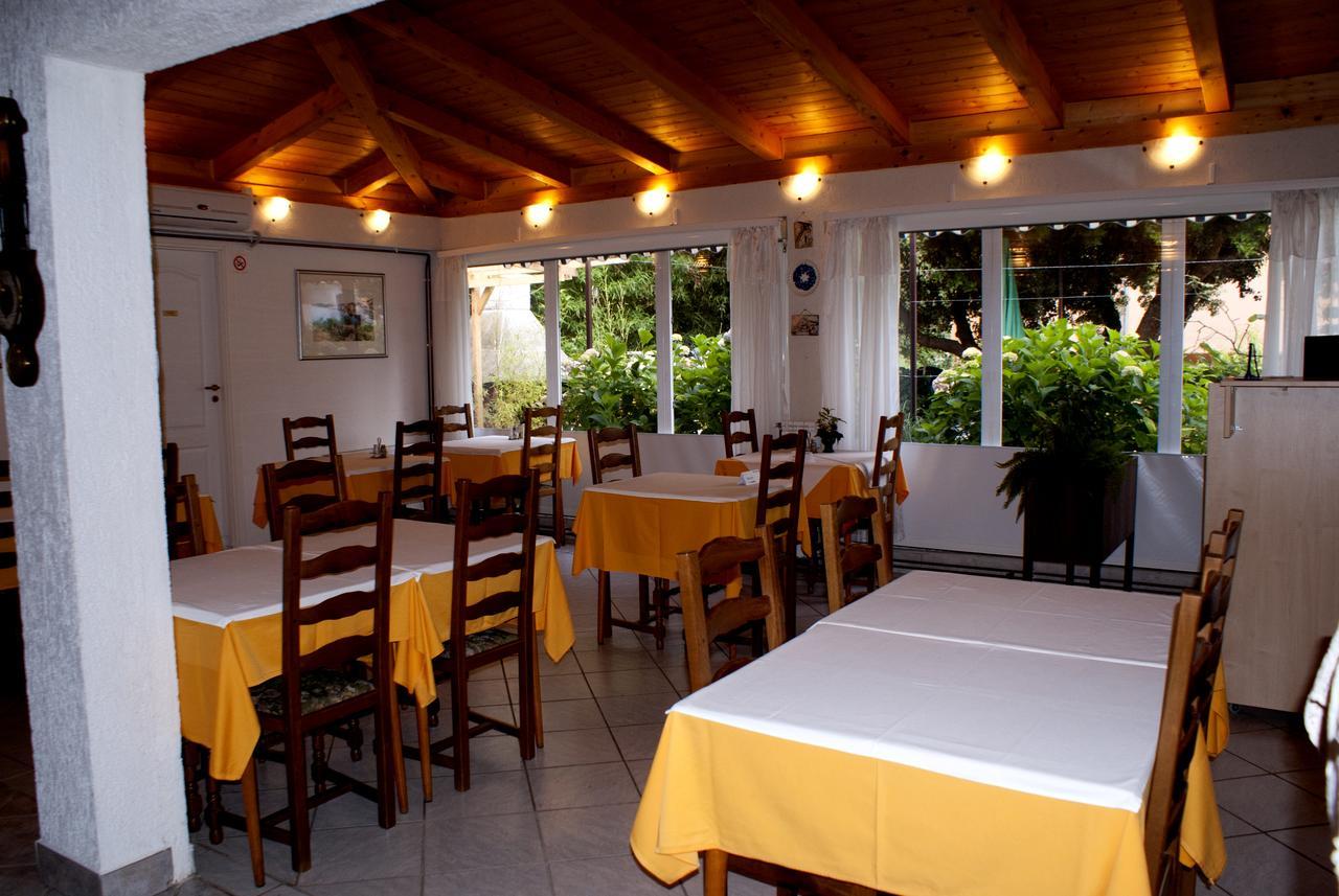 Pansion Ana Mali Lošinj Exterior foto